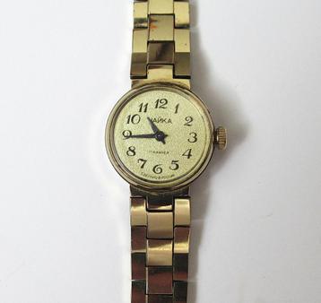 Vintage Sovjet dames mechanisch polshorloge Chaika, 1970.  beschikbaar voor biedingen