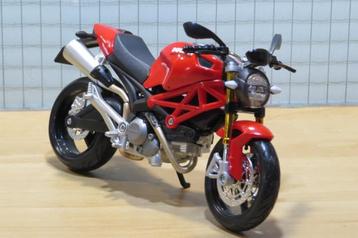 Ducati Monster 696 red 2011 1:12 31189 beschikbaar voor biedingen