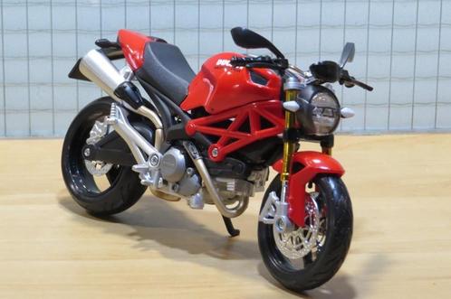 Ducati Monster 696 red 2011 1:12 31189, Hobby en Vrije tijd, Modelauto's | 1:5 tot 1:12, Nieuw, Motor, 1:9 t/m 1:12, Ophalen of Verzenden