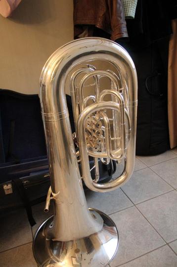 Wilson S-tuba 3400FA5 4 soupapes avant et rotor de 1 pouce, Musique & Instruments, Instruments à vent | Tubas, Enlèvement