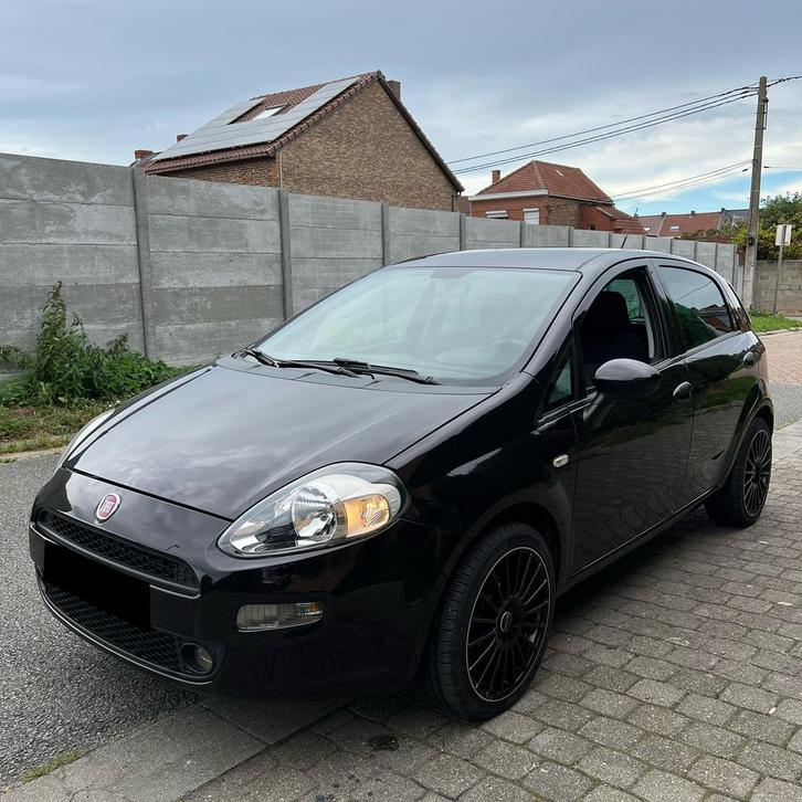 Fiat punto 1.2i 2014, Auto's, Fiat, Particulier, Punto, Bluetooth, Benzine, 5 deurs, Handgeschakeld, Zwart, Ophalen