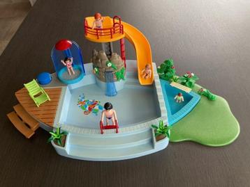 Piscine extérieure Playmobil avec douche 4858 disponible aux enchères