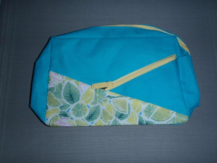 Pastelblauwe pennenetui, Handtassen en Accessoires, Toilettassen, Nieuw, Dame, Blauw, Ophalen of Verzenden