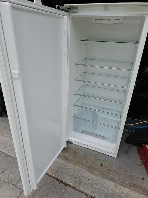 Siemens koelkast KI24RA50, Elektronische apparatuur, Koelkasten en IJskasten, Gebruikt, Zonder vriesvak, 200 liter of meer, 120 tot 140 cm