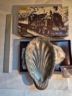 coque en métal argenté, forme de coque, année 1960, Envoi