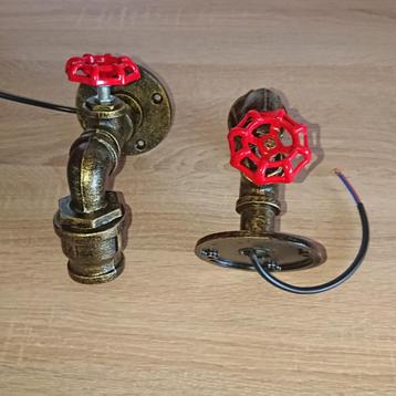 2 muurlampen type steampunk/industrieel in metaal beschikbaar voor biedingen