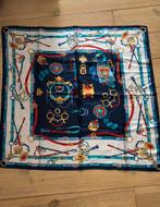 Longchamp zijden sjaal 83 x 83 cm, Ophalen, Gedragen, Sjaal