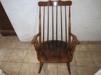 Vintage schommelstoel uit de jaren 50/60 in massief hout., Ophalen