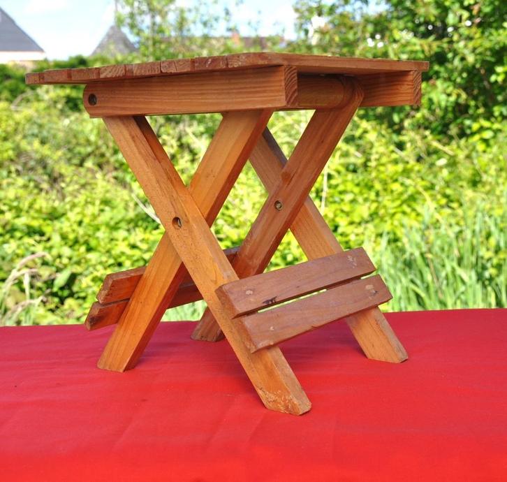 tabouret pliable en bois, Jardin & Terrasse, Chaises de jardin, Comme neuf, Bois, Pliant, Enlèvement ou Envoi