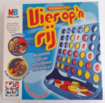 4 OP EEN RIJ beschikbaar voor biedingen