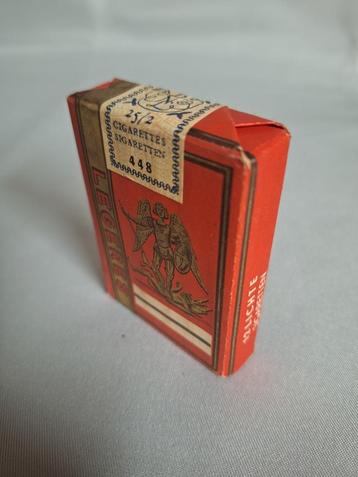 Oud vol pakje sigaretten rode lichte St Michel Gosset beschikbaar voor biedingen
