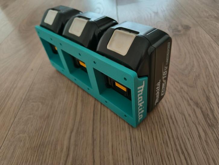 Makita 18V Batterijhouder (3 in 1), Doe-het-zelf en Bouw, Gereedschap | Handgereedschap, Nieuw, Ophalen of Verzenden