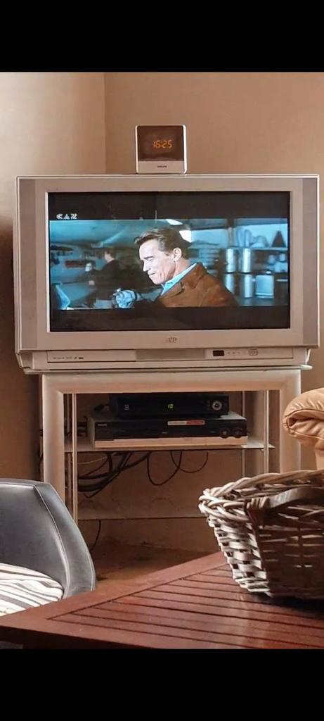 jvc Tv met hoge korting. Wie durft het aan., Audio, Tv en Foto, Televisies, Gebruikt, Ophalen
