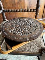 Plateau tournant en bois ciselé, Enlèvement ou Envoi