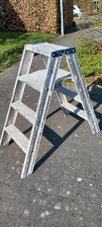 DAS HERCULES 2x4Treden Trapladder beschikbaar voor biedingen