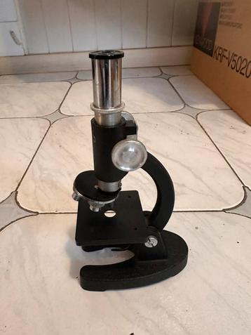 Microscoop beschikbaar voor biedingen