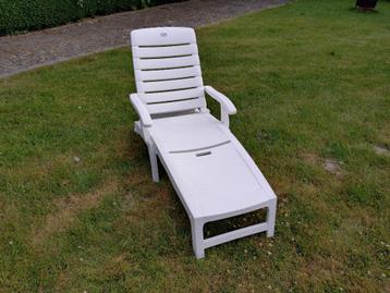 Ligstoel, Tuin en Terras, Ligbedden, Ophalen, Zo goed als nieuw, Plastic, Inklapbaar