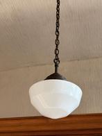 Luminaires suspendus en verre opale français des années 1930, Enlèvement