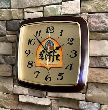 Te koop mancave Leffe Biere cafe wand klok . beschikbaar voor biedingen