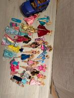 Barbiepoppen met kledij en auto, Gebruikt, Ophalen of Verzenden, Barbie