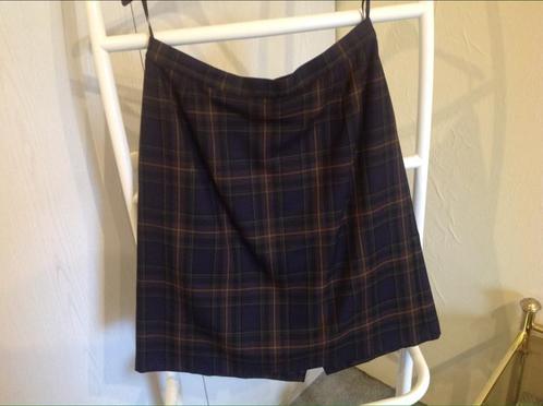 Dames rok tartan geruit maat 42 uit 100% wol lengte 51 cm, Vêtements | Femmes, Jupes, Comme neuf, Taille 42/44 (L), Autres couleurs