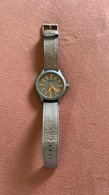 Oozoo herenhorloge – grijs/oranje – €10 beschikbaar voor biedingen