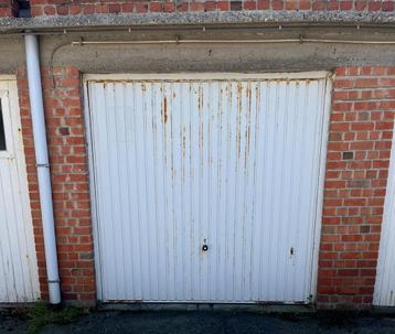 Afgesloten garagebox Duinenstraat Mariakerke Oostende beschikbaar voor biedingen