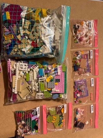 LOT 15 - Lego Friends met dozen