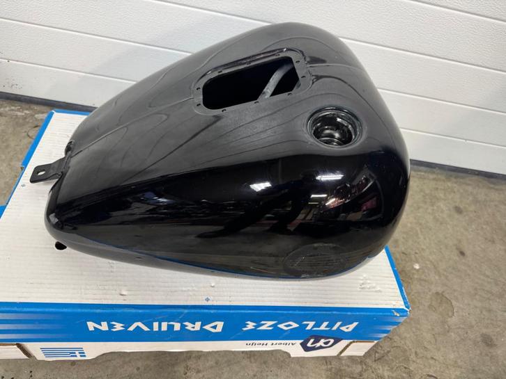 Harley Break out tank met lichte schade 2016, Motoren, Onderdelen | Harley-Davidson, Gebruikt, Ophalen of Verzenden
