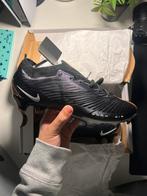 Chaussure haute gamme football, Vêtements | Hommes, Chaussures, Enlèvement, Comme neuf