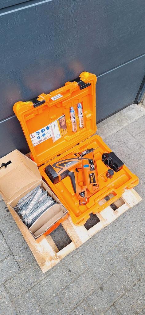 Spijkermachine, Nagelpistool PASLODE IM 90Ci, Doe-het-zelf en Bouw, Gereedschap | Handgereedschap, Zo goed als nieuw, Ophalen