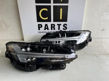VOLVO V90 LED ACTIVE HIGHBEAM KOPLAMPEN 32228310 32228311 beschikbaar voor biedingen