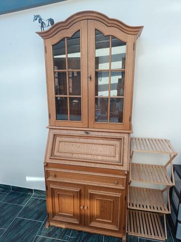 Bureau, secretaire, tekentafel, boekenkast beschikbaar voor biedingen