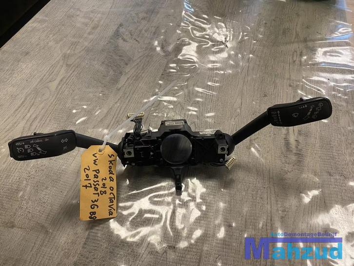 Skoda Octavia vw passat combischakelaar 5Q0953521M, Autos : Pièces & Accessoires, Tableau de bord & Interrupteurs, Skoda, Utilisé