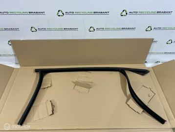 Portierrubber Rechts Voor BMW X1 F48 NIEUW ORIG 51337349636 beschikbaar voor biedingen