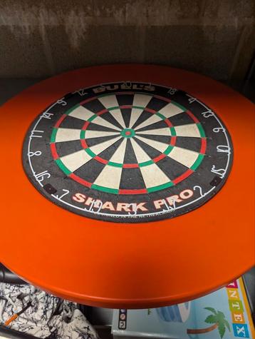 Shark pro dart bord + ring zwart en rood  beschikbaar voor biedingen