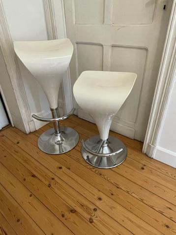 2  tabourets de bar chromé réglables en hauteur et pivotant beschikbaar voor biedingen