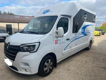 RENAULT Paardenvrachtwagen voor 2 paarden (BTW wagen) beschikbaar voor biedingen