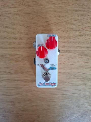 Catalinbread Fuzz Tone Engine V8 pedal beschikbaar voor biedingen