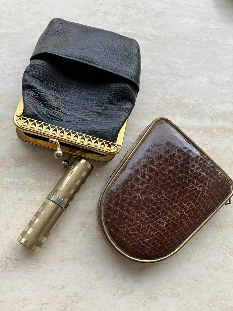 Poederdoosje + lipstick + portemonnee., Handtassen en Accessoires, Portemonnees, Ophalen of Verzenden, Zo goed als nieuw