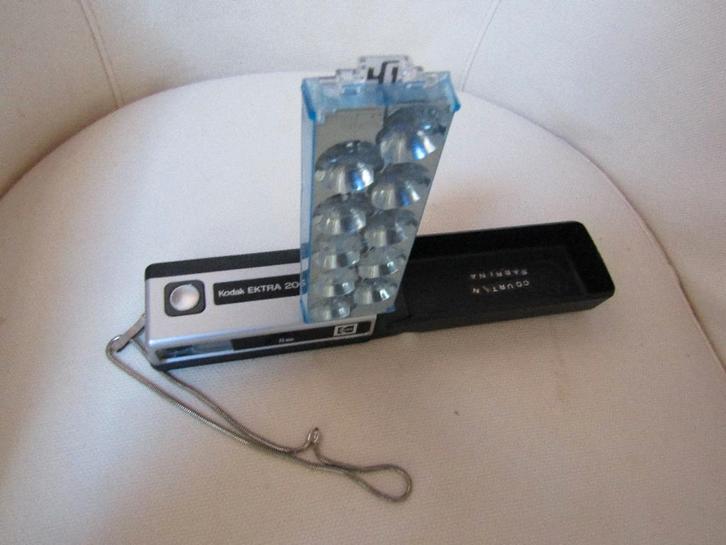 Oude „Kodak EKTRA 200" -camera, Verzamelen, Foto-apparatuur en Filmapparatuur, Fototoestel, 1960 tot 1980, Ophalen of Verzenden
