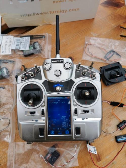 Turnigy TGY-i10 zender met ontvangers, Hobby en Vrije tijd, Modelbouw | Radiografisch | Vliegtuigen, Zo goed als nieuw, Ophalen of Verzenden