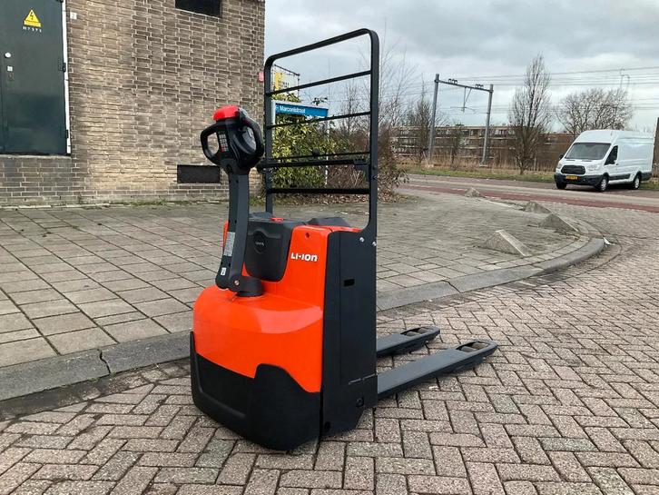 Toyota LWE160 1600KG LITHIUM BATTERIJ PALLETWAGEN / HEFTRUCK, Zakelijke goederen, Machines en Bouw | Heftrucks en Intern transport