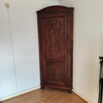 Oude hoekkast +-2.20m, Ophalen