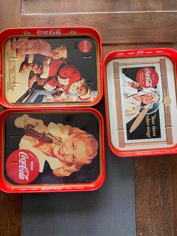 Dienbladen coca cola beschikbaar voor biedingen