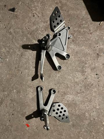Honda cbr 600rr Voetsteunen beschikbaar voor biedingen