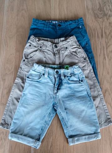 3 shorts maat 122 - 2 €/st (5€ voor alles samen) beschikbaar voor biedingen