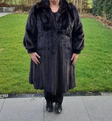 Lange nerts / vison bontmantel (48), Enlèvement ou Envoi, Porté, Taille 46/48 (XL) ou plus grande, Noir