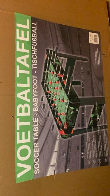Splinternieuwe voetbaltafel beschikbaar voor biedingen