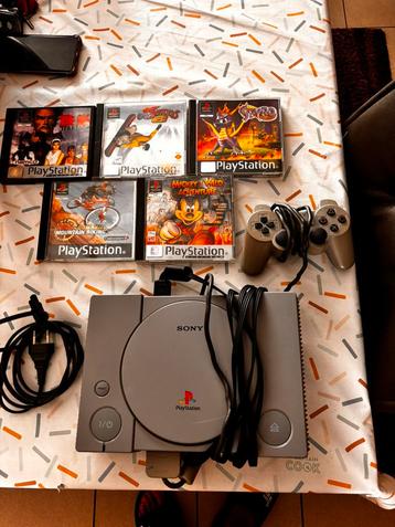 Ps1 met 5 game beschikbaar voor biedingen